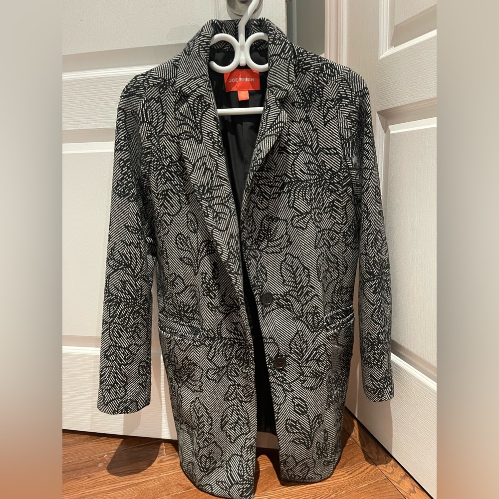 Black and White Patterned 3/4 length coat